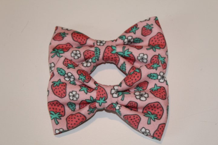 Crazy Cool Cat™ - Strawberry Cat Bowtie